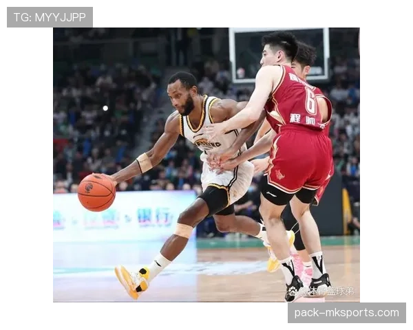 戴维斯边路统治力重塑球队战术，进攻方式迎来全新变革