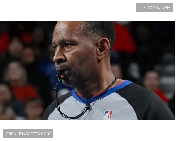 黄牌争夺战成焦点:裁判紧盯关键球员表现,比赛走势或受其影响 黄牌争夺战成焦点:裁判紧盯关键球员表现,比赛走势或受其影响