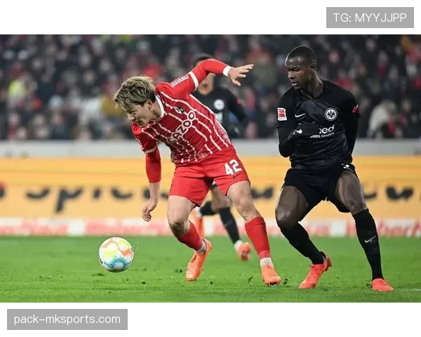 德甲马队新赛季表现稳健,球迷期待团队突破新高峰 德甲马队新赛季表现稳健,球迷期待团队突破新高峰