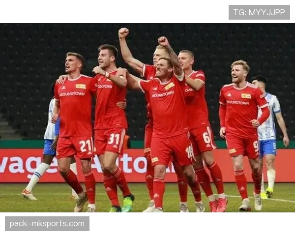 德甲沃尔夫斯堡球迷近期展现狂热支持